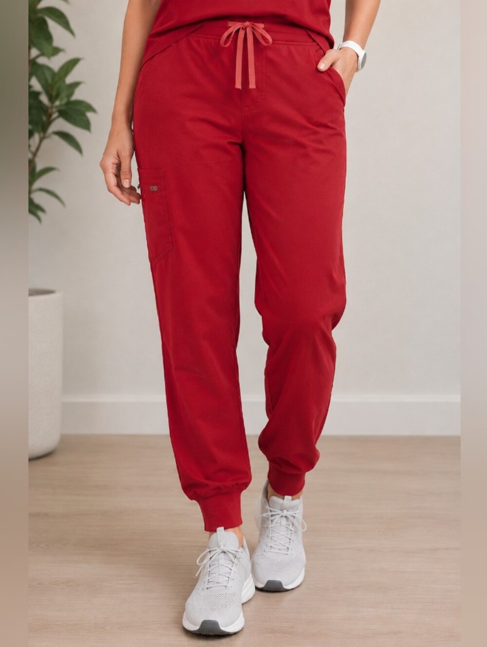FIGS Technical Collection Women’s Red Jogger Scrub Pants Sz Small Stretch Cargo
